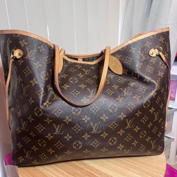 Louis Vuitton Monogram Neverfull GM Tote Bag - Picture 1 of 17